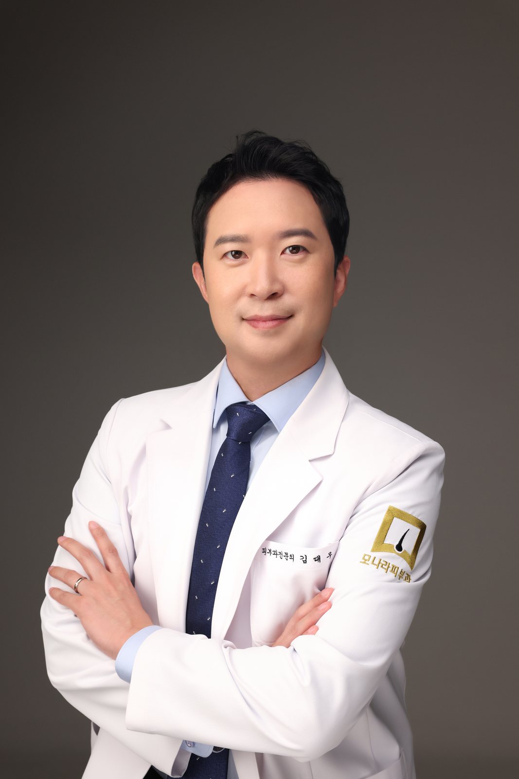 Dr. Kim Dae-woo, Board-certified dermatologist
